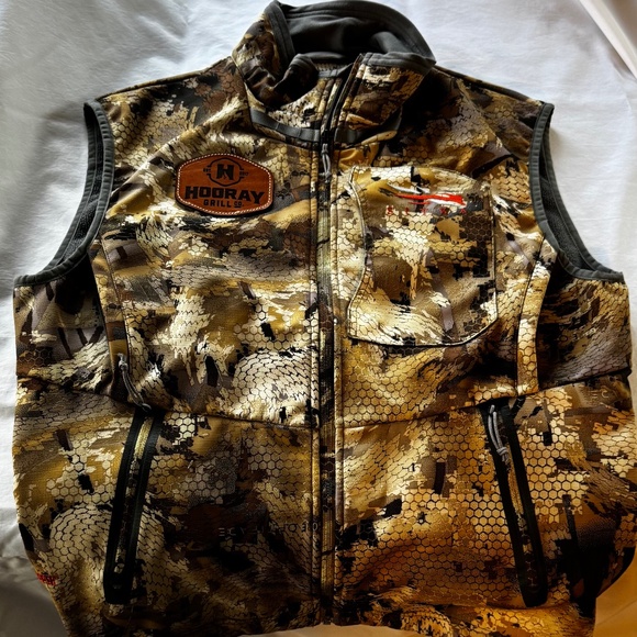 SITKA Gear. Vest Waterfowl Marsh. Size Medium - Picture 2 of 7